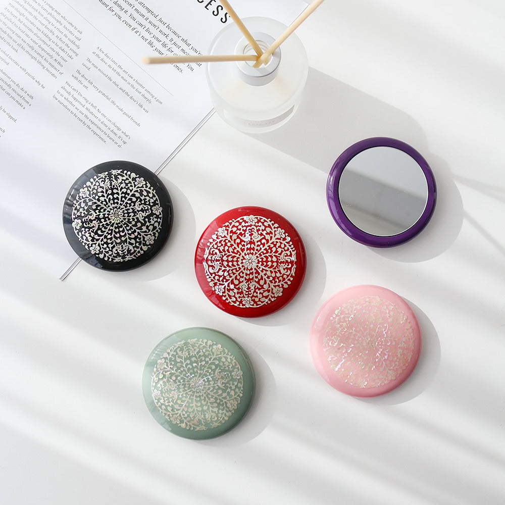 Najeonchilgi Round Vivid Mother of Pearl Hand Mirror (Arabesque)