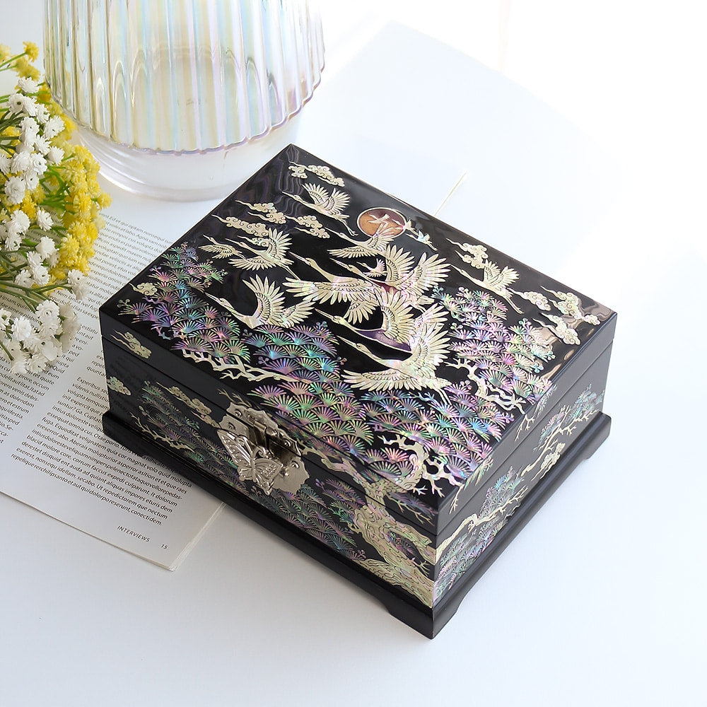 Najeonchilgi Pine & Crane Mother of Pearl Jewelry Box Black, 18 cm