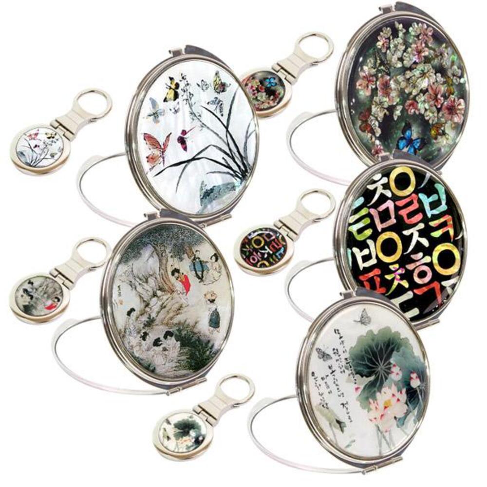 2-Piece Set: Mother of Pearl Hand Mirror M Keyring (5 Deluxe)