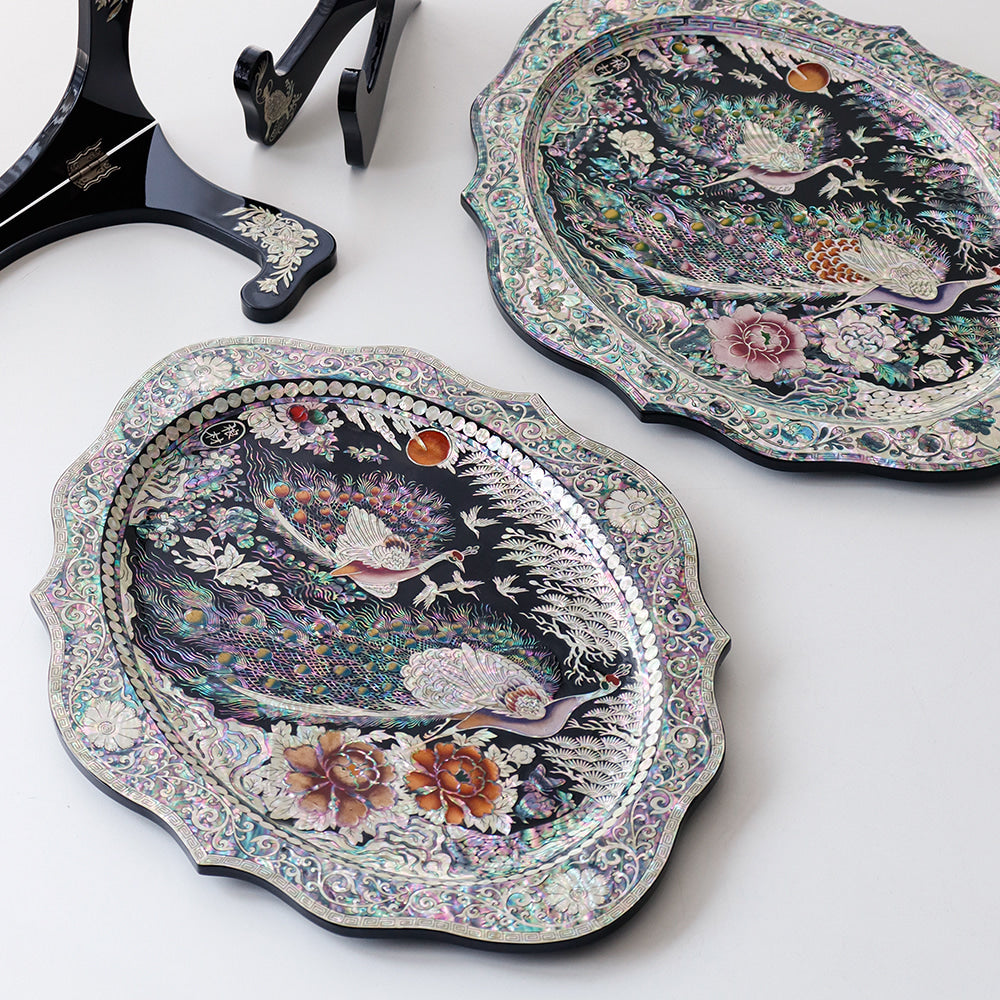 Masterpiece Najeon White Peacock Oval Tray Stand, 39 cm (Master Artisan Kim Young-man)