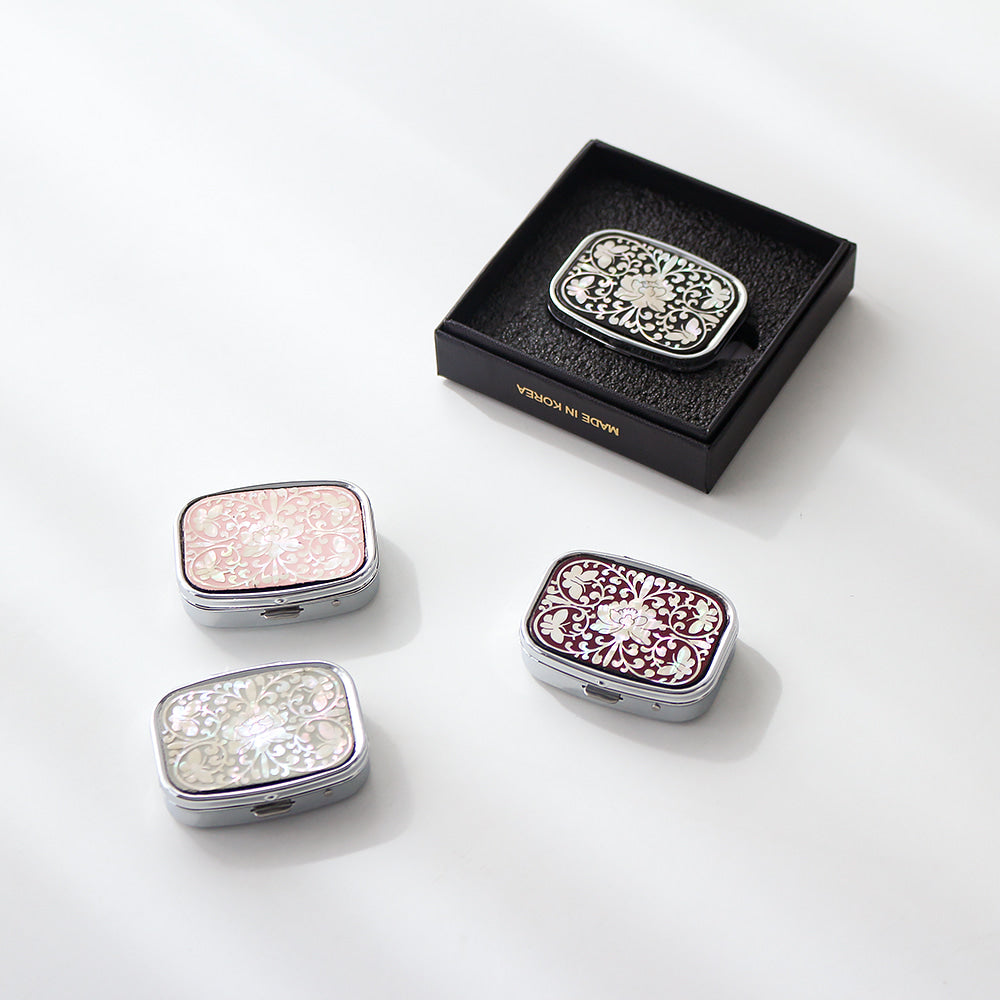 Najeonchilgi Carved Mother of Pearl Pill Box (Oval)