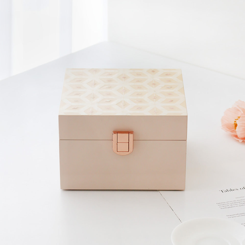 Najeonchilgi Mother of Pearl Jewelry Box, 15 cm