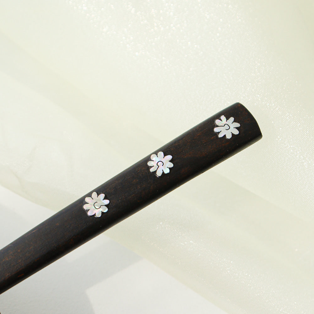 1 Mother of Pearl Spoon & Chopsticks Set