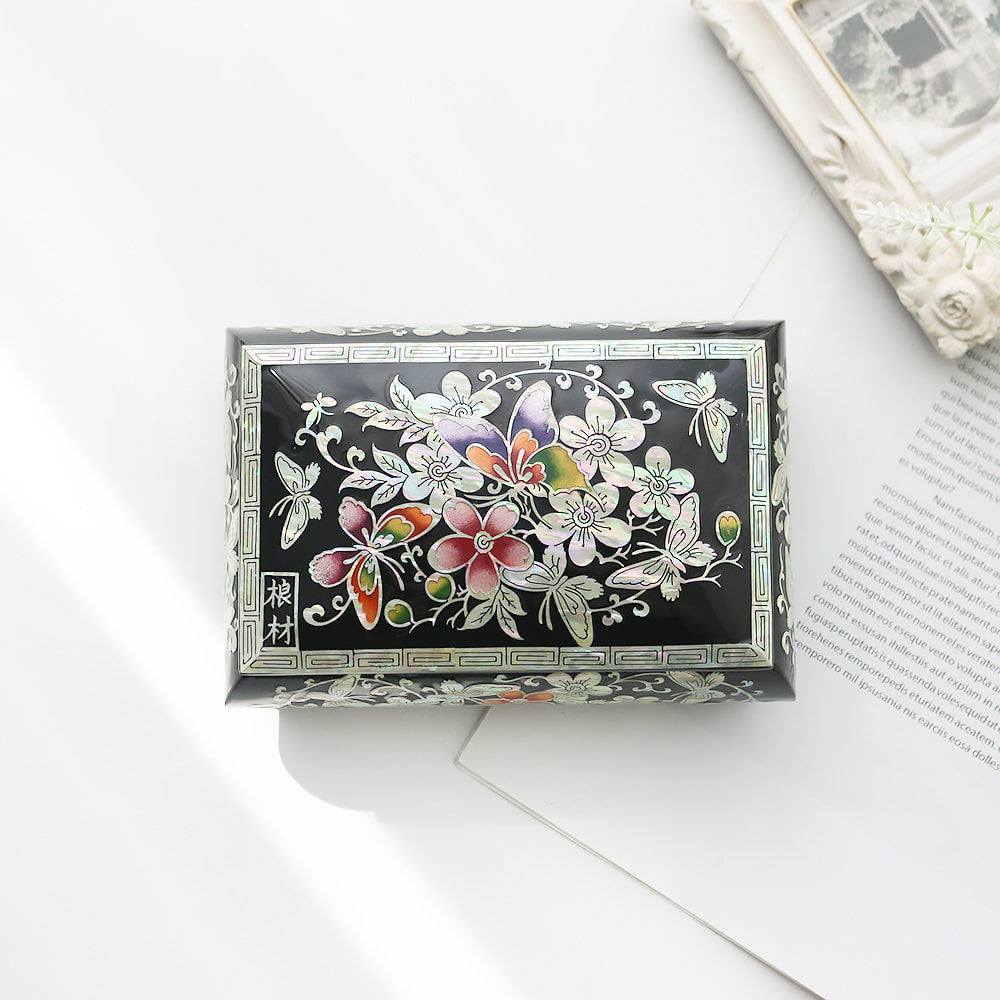 Masterpiece Najeon Rounded Plum Blossom Business Card Case (Master Artisan Kim Young-man)