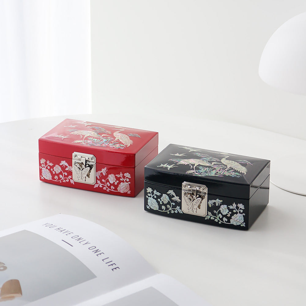 Najeonchilgi Rounded Mother of Pearl Jewelry Box Pine & Crane, 14 cm