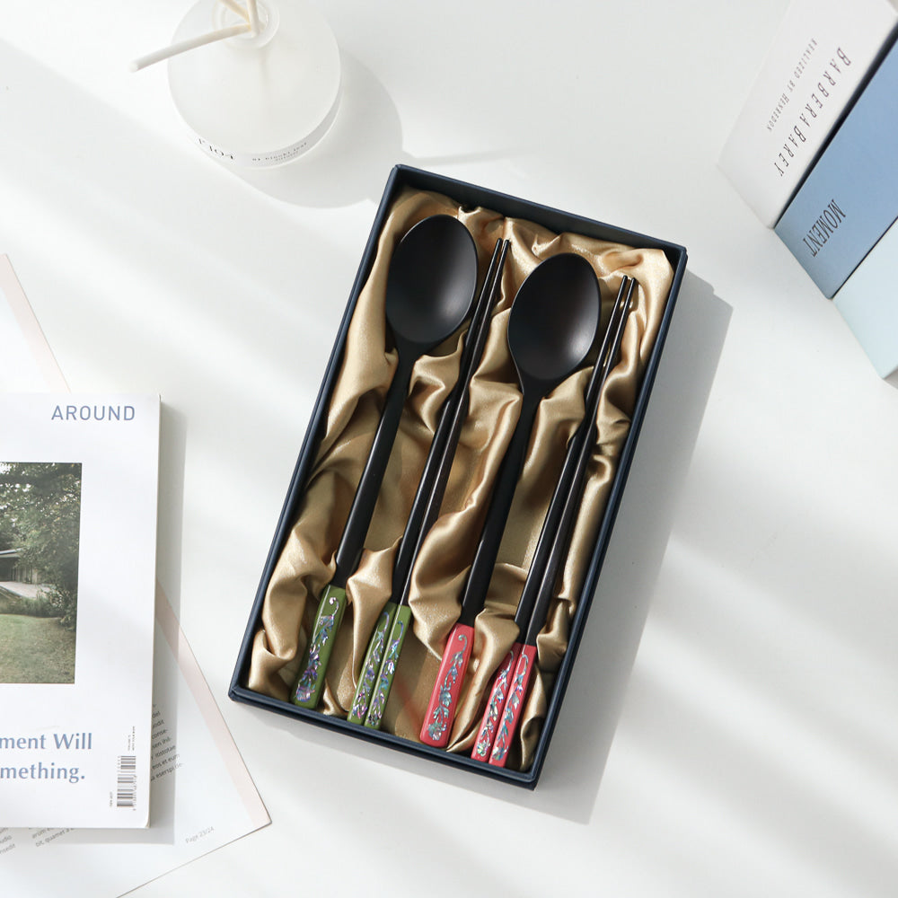 2 Dragon Vivid Mother of Pearl Ottchil Lacquer Spoon & Chopsticks Set