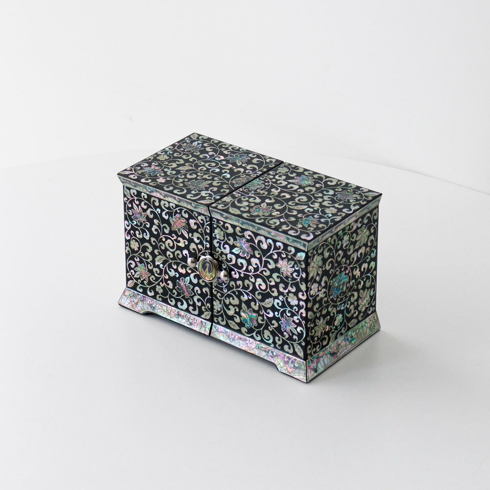 Masterpiece Peony Arabesque Seonbi Scholar Double-Lidded Secret Mother of Pearl Jewelry Box Najeonchilgi (Master Artisan Jang Tae-bok)