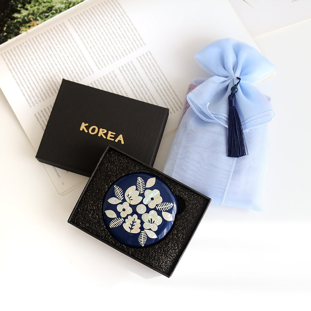 Najeonchilgi Round Vivid Mother of Pearl Hand Mirror (Flower)