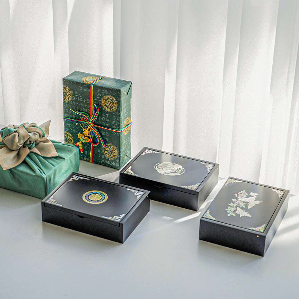 Najeon Chilgi Mother of Pearl Business Card Holder - OF0001