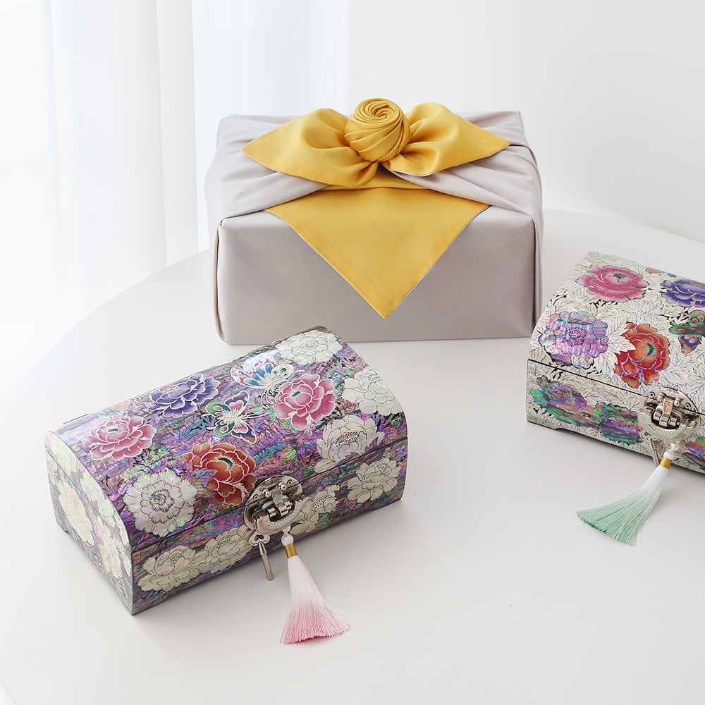 Premium Najeonchilgi Rounded Peony of Wealth Mother of Pearl Jewelry Box Yedan Wedding Gift Box, 24 cm