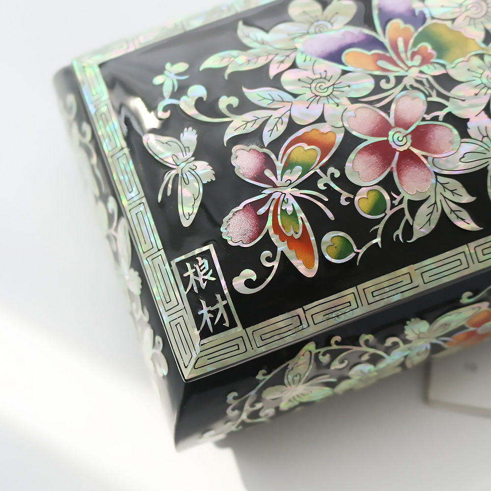 Masterpiece Najeon Rounded Plum Blossom Business Card Case (Master Artisan Kim Young-man)