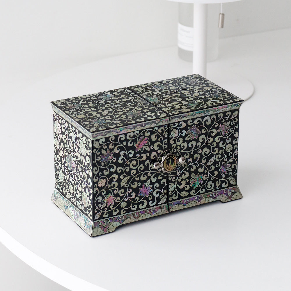 Masterpiece Peony Arabesque Seonbi Scholar Double-Lidded Secret Mother of Pearl Jewelry Box Najeonchilgi (Master Artisan Jang Tae-bok)