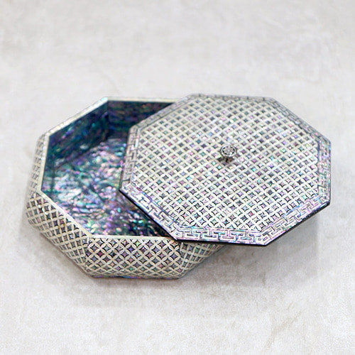 Premium Najeonchilgi Lacquerware Seven Treasures Motif (Good Luck) Octagonal 다용도 Mother of Pearl Jewelry Box - by by Park In-ho