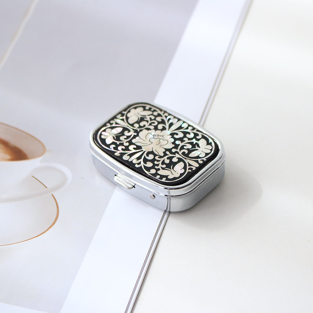 Najeonchilgi Carved Mother of Pearl Pill Box (Oval)