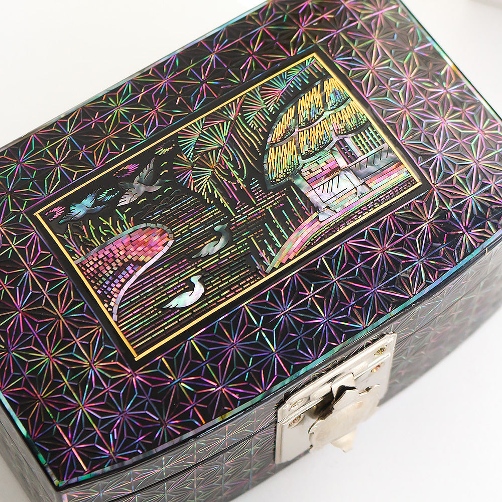 Premium Najeonchilgi Kkeuneumjil Inlay Chrysanthemum Mother of Pearl Jewelry Box (Master Artisan Jang Tae-bok)