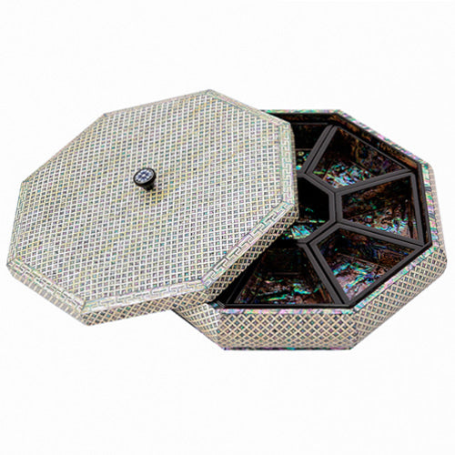 Seven Treasures Motif (Diamond) Pattern Nine-Compartment Box - by by Park In-ho