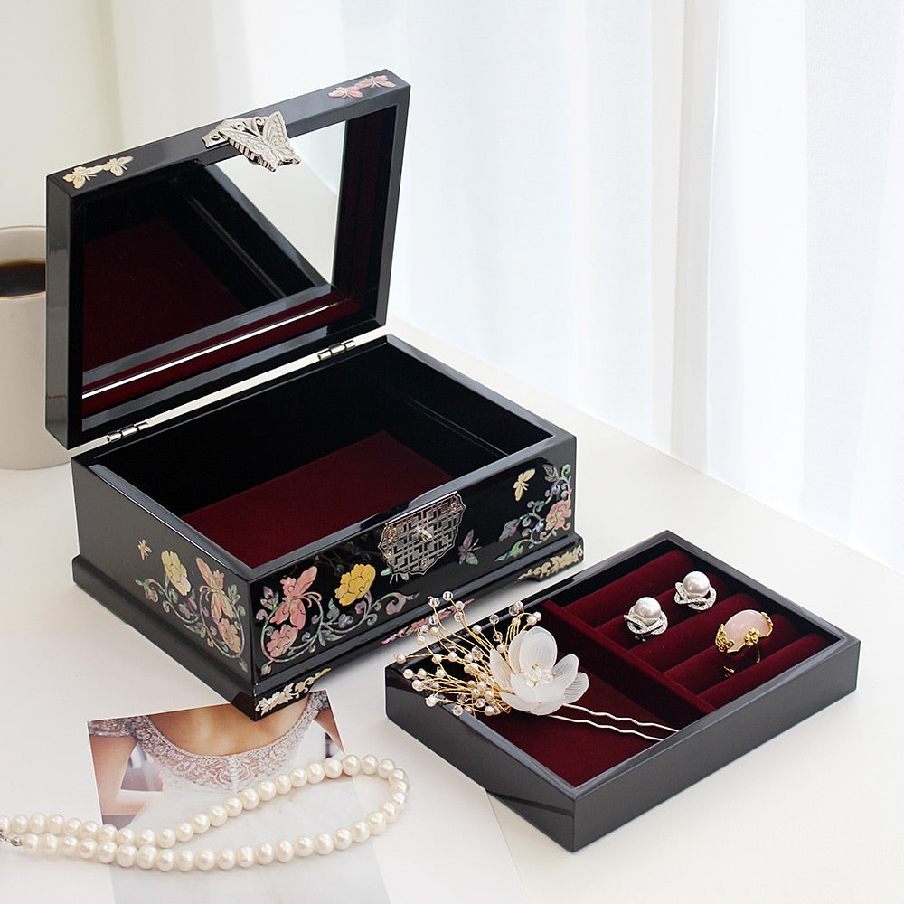 Najeonchilgi Butterfly Arabesque Color Mother of Pearl Jewelry Box, 18 cm
