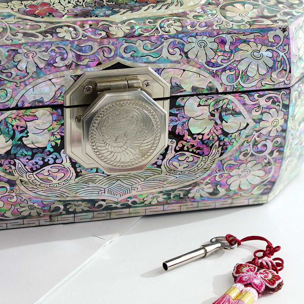 Octagonal Ten Symbols of Longevity Rounded Mother of Pearl Jewelry Box Interior Ottchil Lacquer Black Jewelry Box Yedan Wedding Gift Box, 24 cm (Master Artisan Jang Tae-bok)