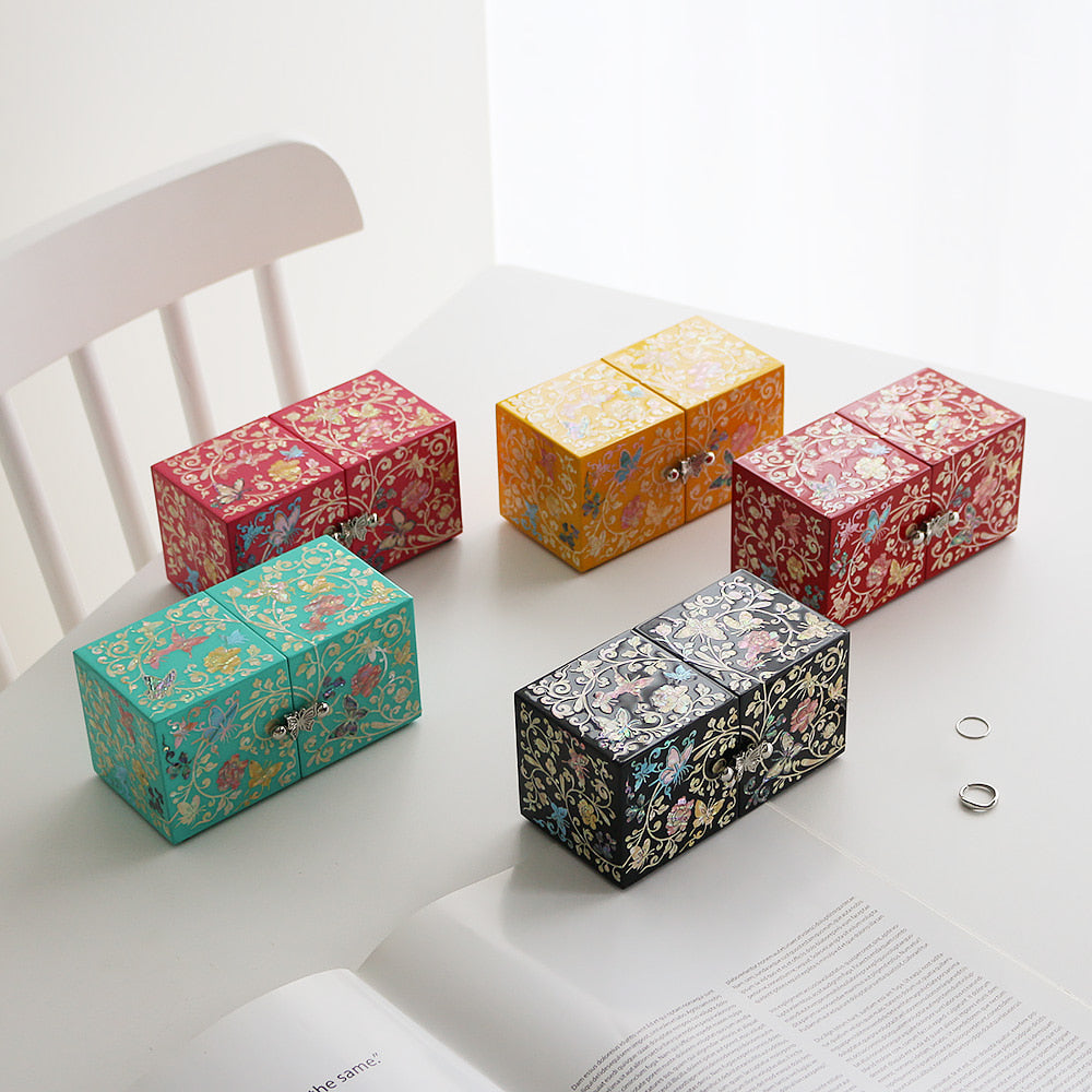 Najeonchilgi Vivid Butterfly Mini Mother of Pearl Double-Lidded