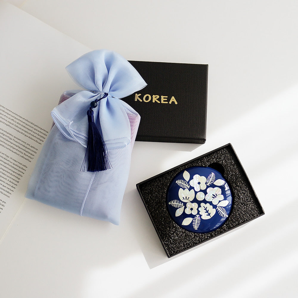 Najeonchilgi Round Vivid Mother of Pearl Hand Mirror (Flower)