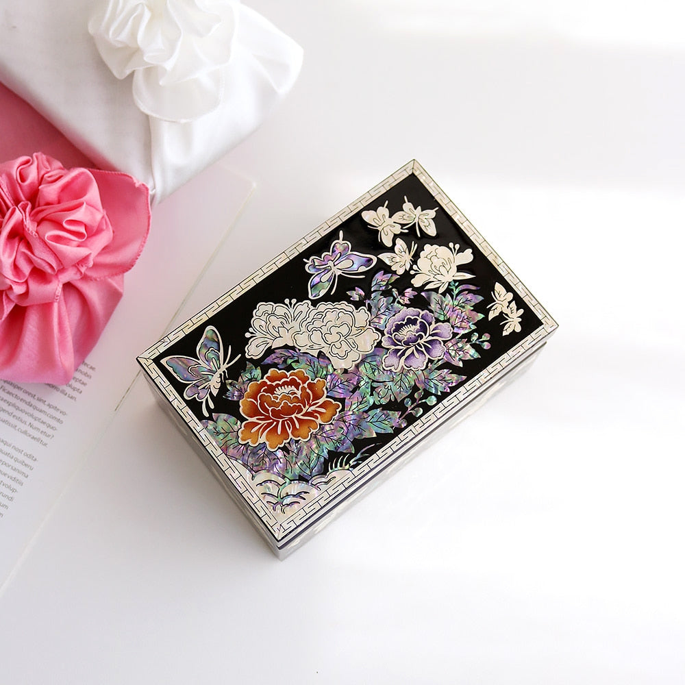 Najeonchilgi Butterfly Peony Mother of Pearl Jewelry Box, 15 cm (Master Artisan Kim Young-man)