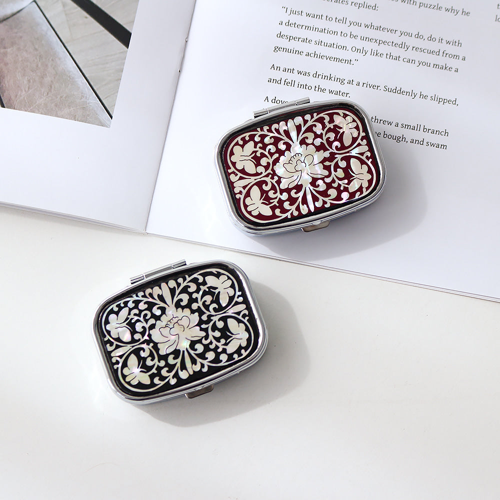 Najeonchilgi Carved Mother of Pearl Pill Box (Oval)