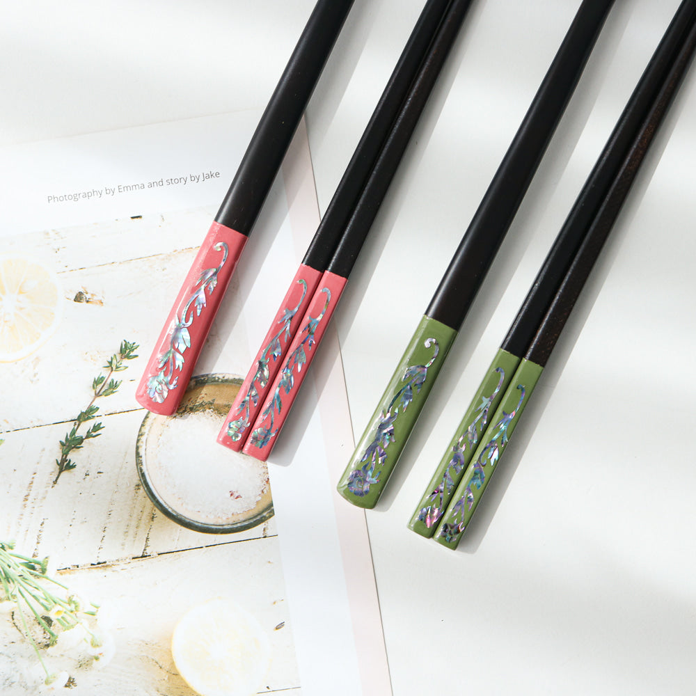 2 Dragon Vivid Mother of Pearl Ottchil Lacquer Spoon & Chopsticks Set