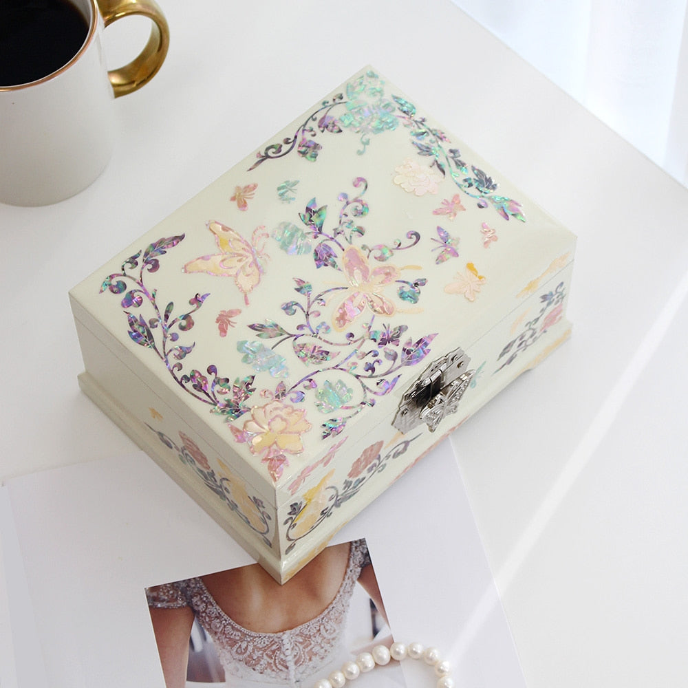 Najeonchilgi Butterfly Arabesque Color Mother of Pearl Jewelry Box, 18 cm