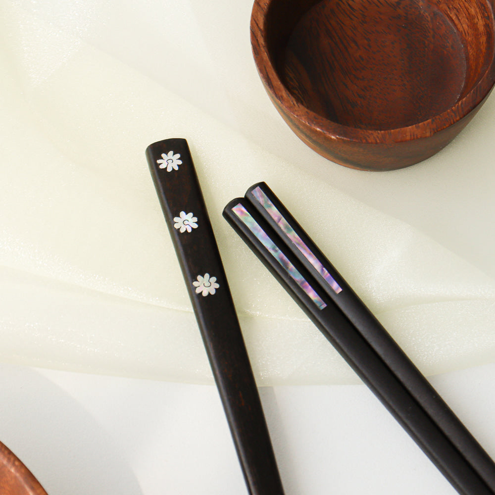 1 Mother of Pearl Spoon & Chopsticks Set