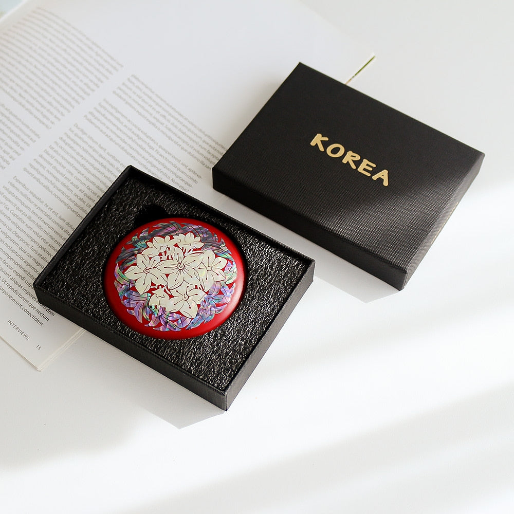 Najeonchilgi Round Vivid Mother of Pearl Hand Mirror (Flower)