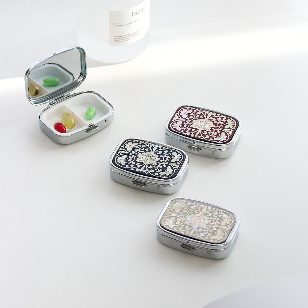 Najeonchilgi Carved Mother of Pearl Pill Box (Oval)