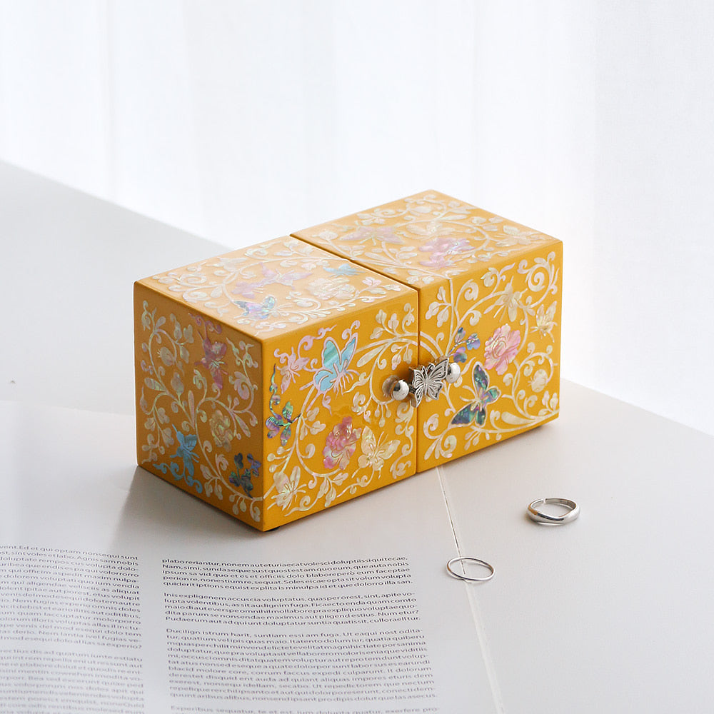 Najeonchilgi Vivid Butterfly Mini Mother of Pearl Double-Lidded