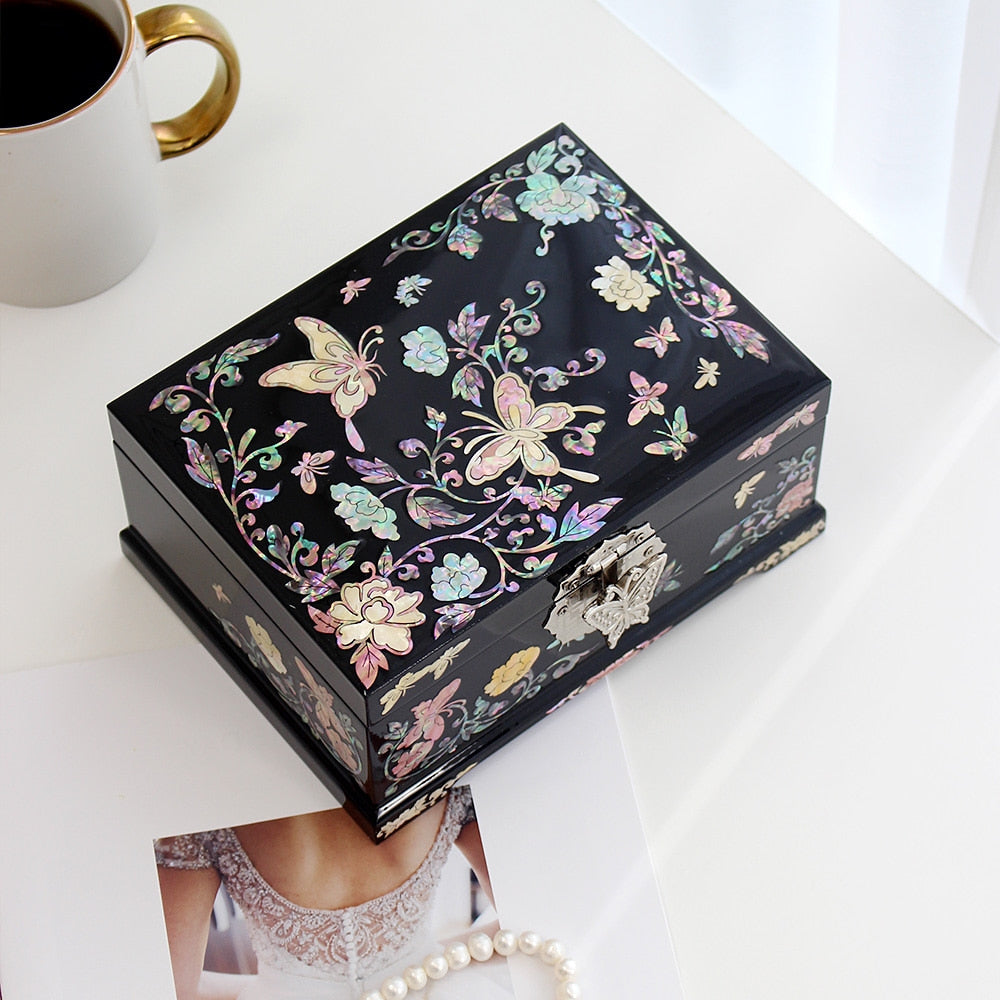Najeonchilgi Butterfly Arabesque Color Mother of Pearl Jewelry Box, 18 cm