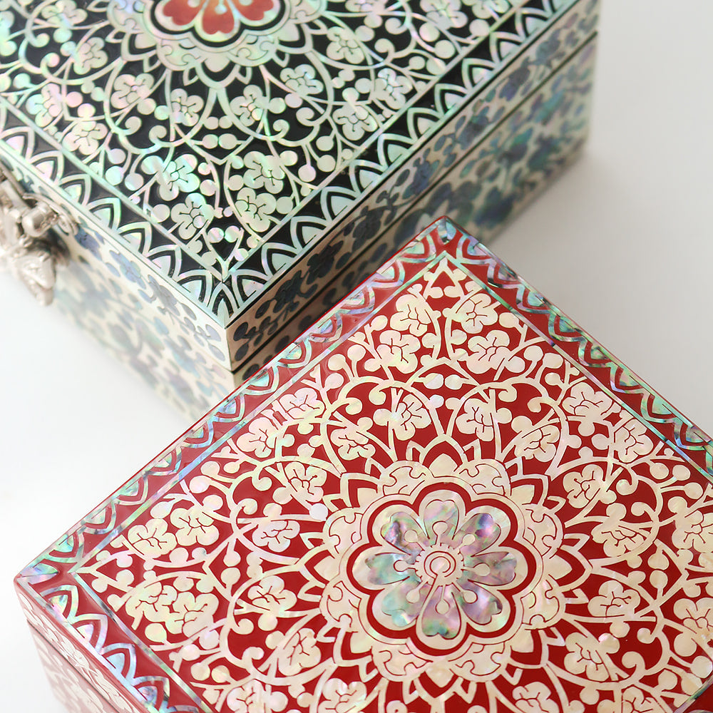 Najeonchilgi Plum Blossom Arabesque Mini Mother of Pearl Jewelry Box, 11 cm