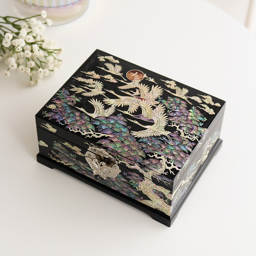 Najeonchilgi Pine & Crane Mother of Pearl Jewelry Box Black, 18 cm