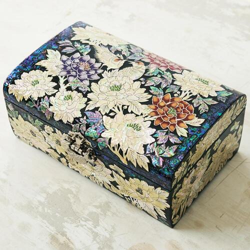 Blue mother of pearl peony jewelry box, 30 cm - front with tassel