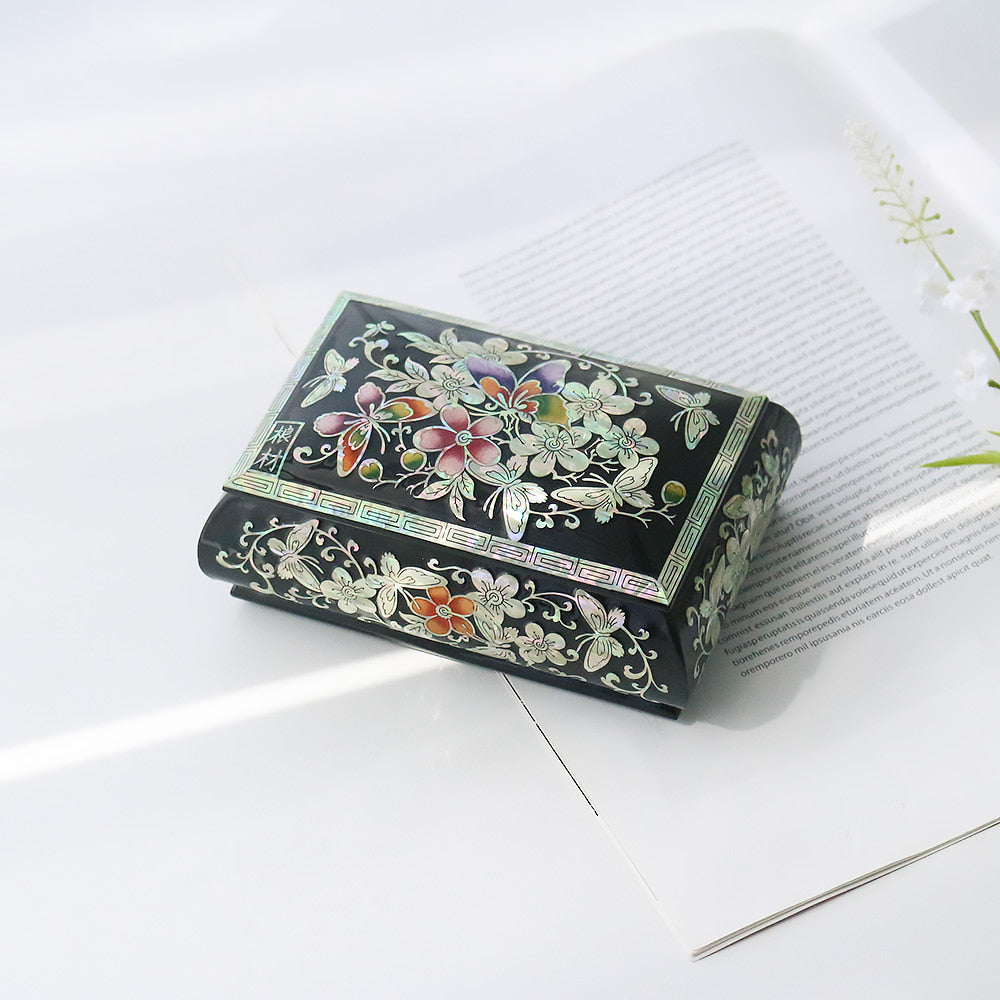 Masterpiece Najeon Rounded Plum Blossom Business Card Case (Master Artisan Kim Young-man)