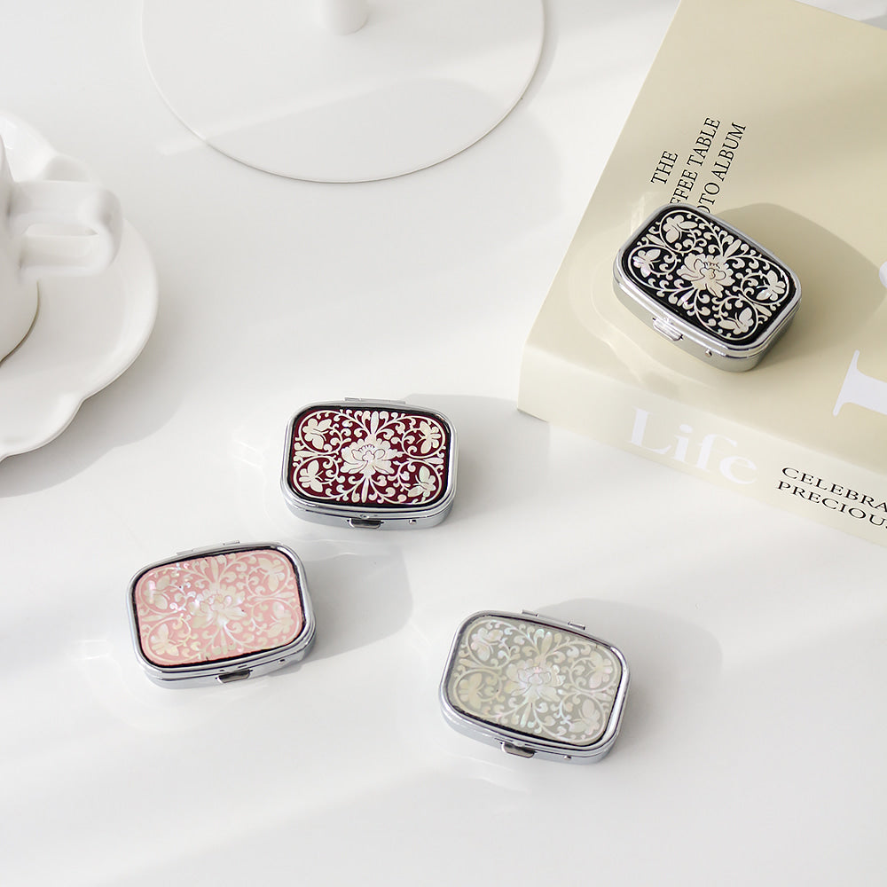 Najeonchilgi Carved Mother of Pearl Pill Box (Oval)