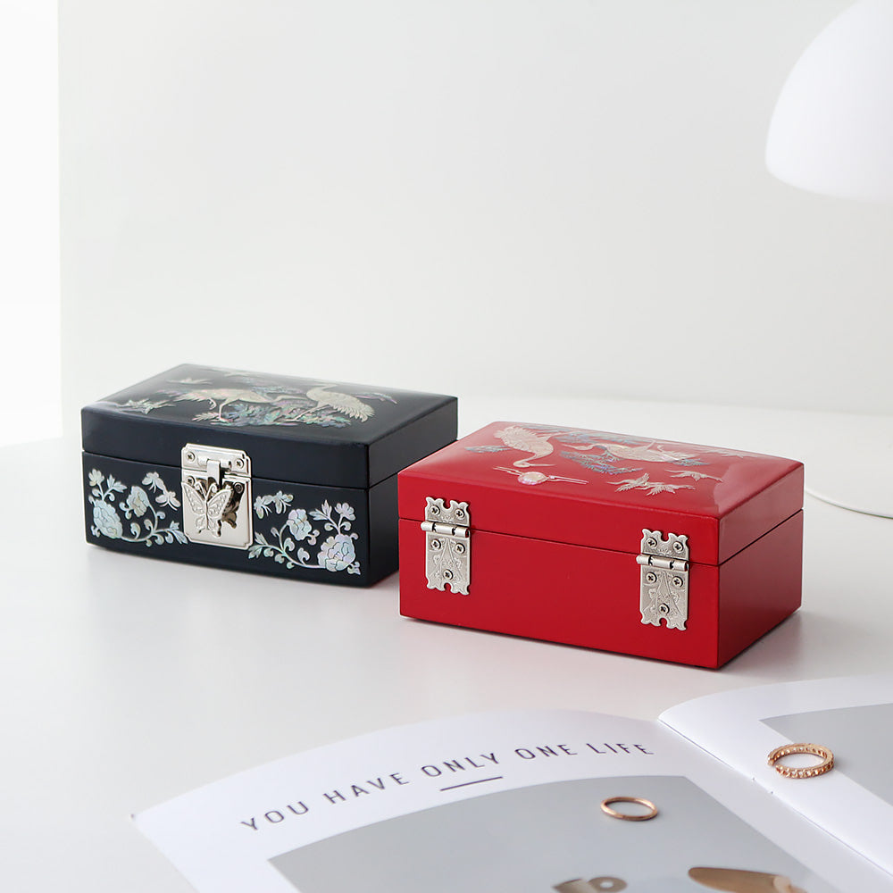 Najeonchilgi Rounded Mother of Pearl Jewelry Box Pine & Crane, 14 cm