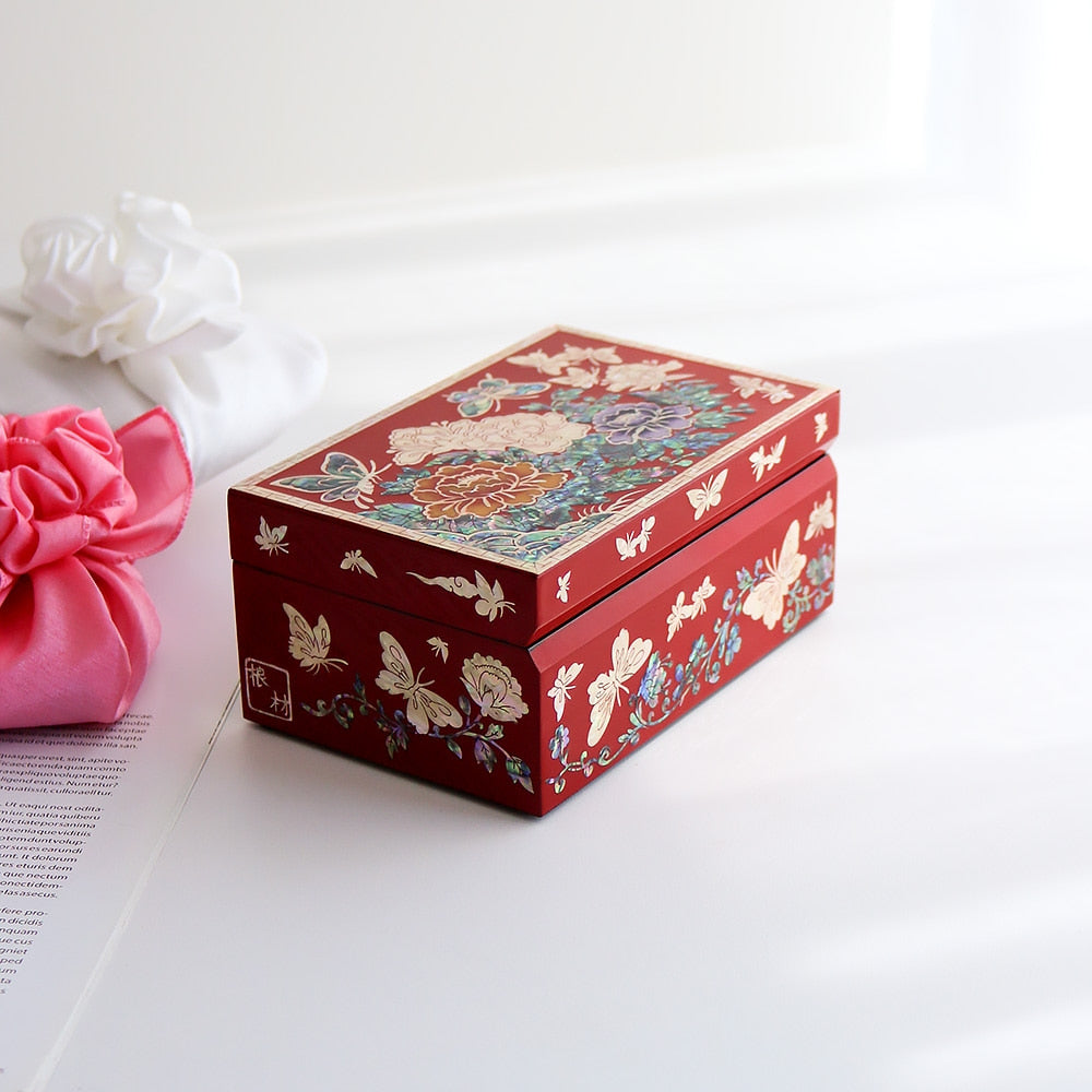 Najeonchilgi Butterfly Peony Mother of Pearl Jewelry Box, 15 cm (Master Artisan Kim Young-man)