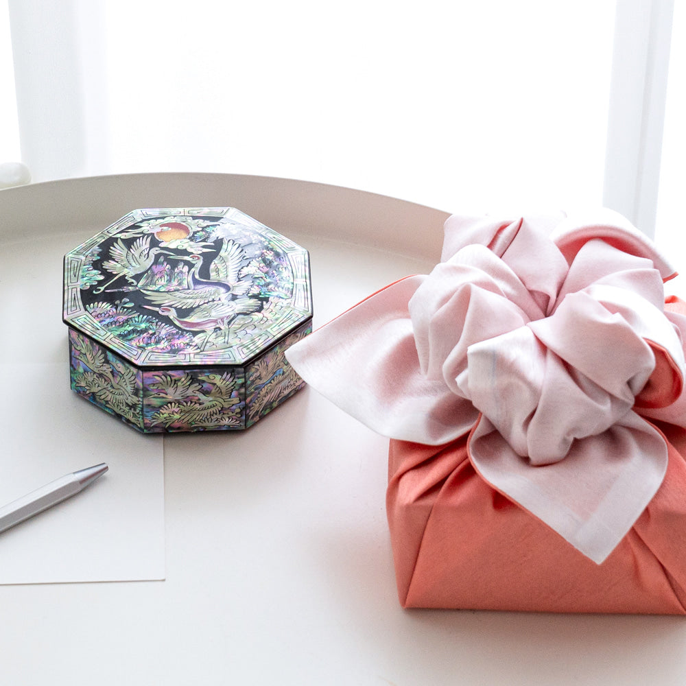 Najeonchilgi Lacquerware Crane & Pine Octagonal Mother of Pearl Box 9 Cm Mini Mother of Pearl Jewelry Box Ring Storage Box Gift for International Customers