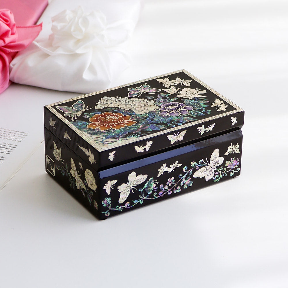Najeonchilgi Butterfly Peony Mother of Pearl Jewelry Box, 15 cm (Master Artisan Kim Young-man)