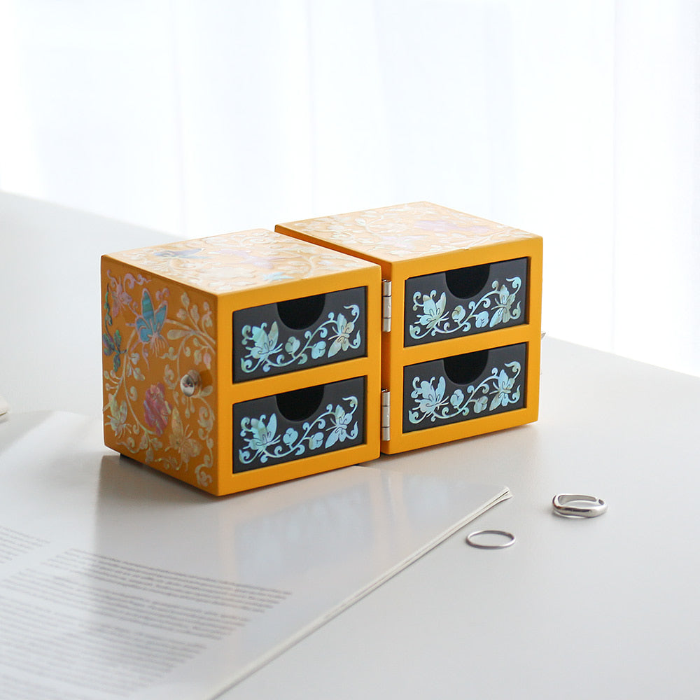 Najeonchilgi Vivid Butterfly Mini Mother of Pearl Double-Lidded
