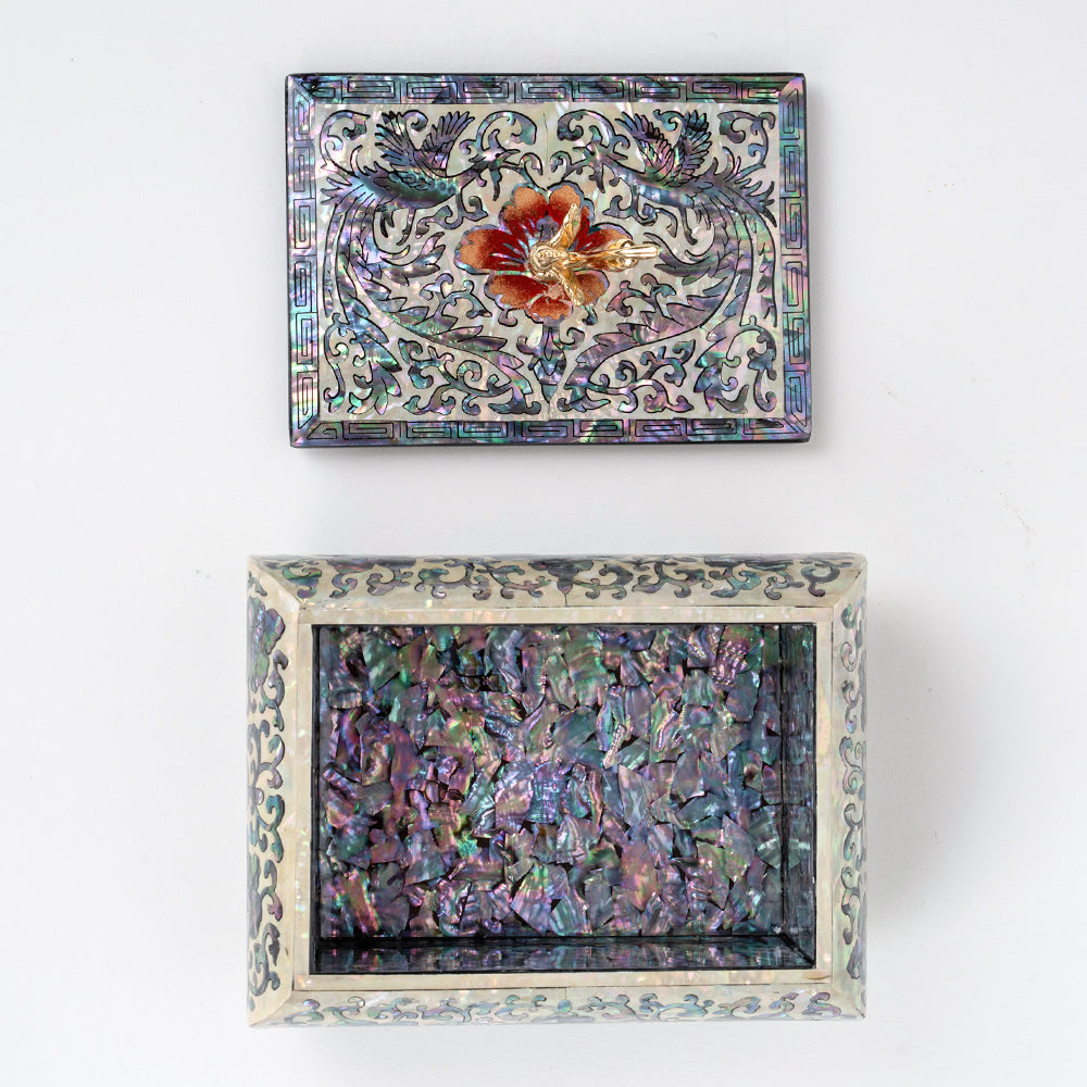 Najeonchilgi Mother-of-Pearl Business Card Box with Phoenix Finial, 11.5 cm