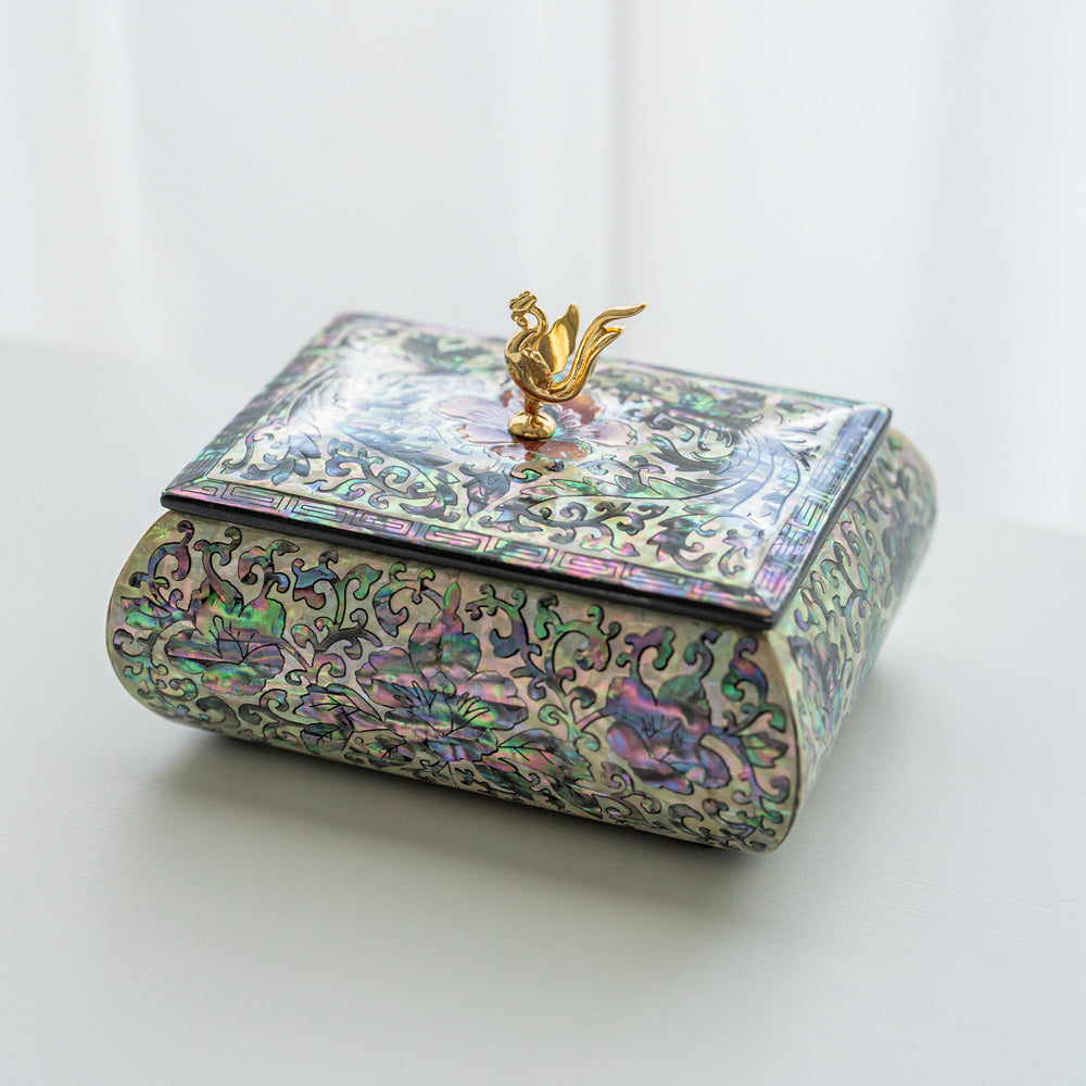 Najeonchilgi Mother-of-Pearl Business Card Box with Phoenix Finial, 11.5 cm