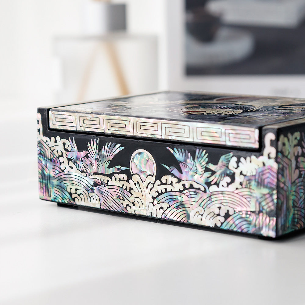 Najeonchilgi Auto Open Crane and Pine Mother-of-Pearl Business Card Box
