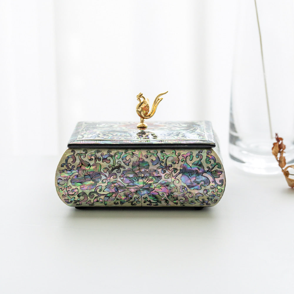 Najeonchilgi Mother-of-Pearl Business Card Box with Phoenix Finial, 11.5 cm