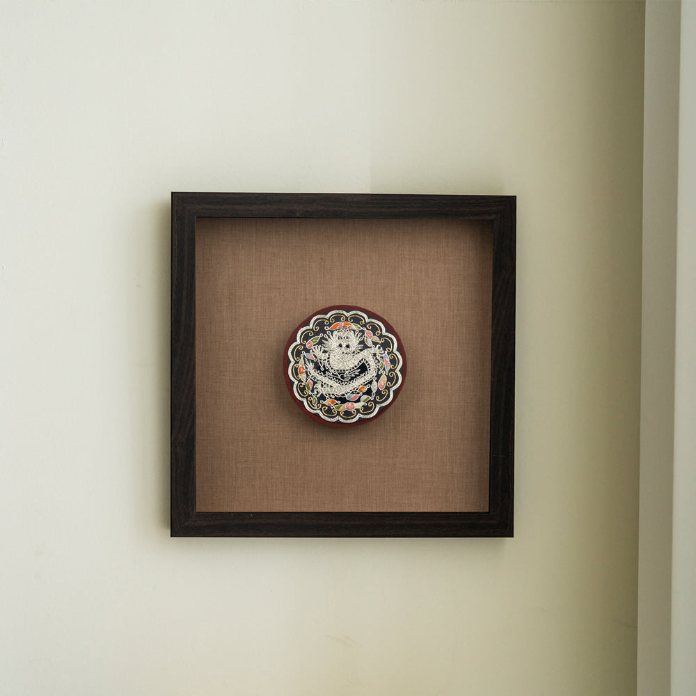 Traditional Royal Dragon Emblem Embroidery Frame, Silver Thread