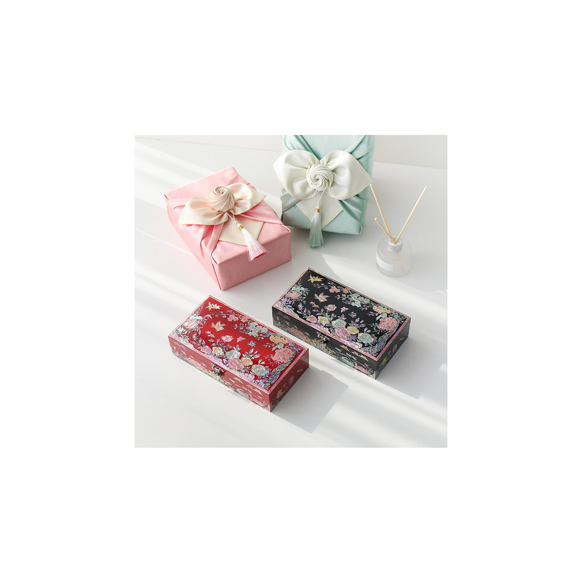 Najeonchilgi Painted Plum Blossom Rose 1 Tier Mother of Pearl Jewelry Box (23) Jewelry Box Yedan Wedding Gift Box – detail view 1 [KS-CUT:P0000UMM:5035e725032c]