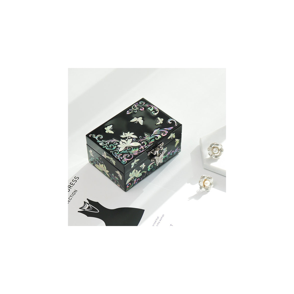 Premium Najeonchilgi Butterfly Flower Mother of Pearl Jewelry Box (Small) Jewelry Box Keepsake Ring Box (Master Artisan Jang Tae-bok) – detail view 1 [KS-CUT:P0000SAX:be7811b95d7c]